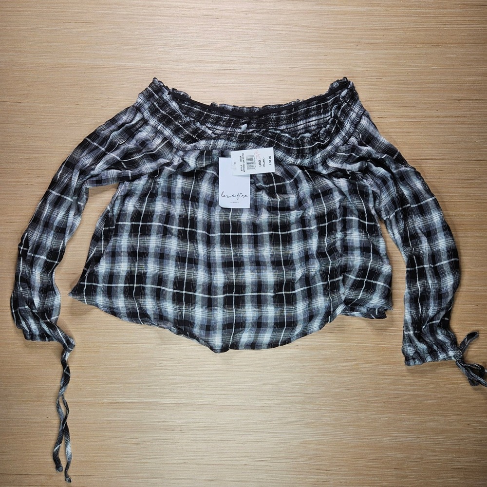 Love Fire Off The Shoulder Top Womens L Black White Plaid Smocked NEW‎